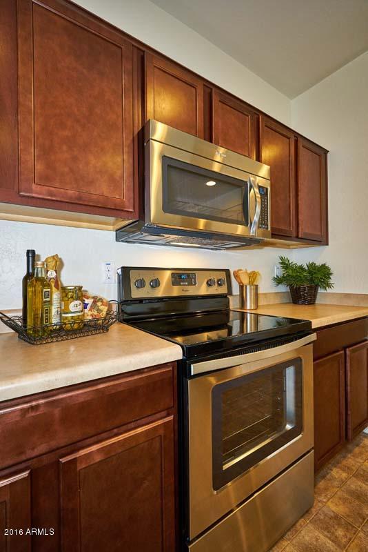 7556 West Darrel Road Laveen, AZ 85339 - Photo 34 of 40 Kitchen-Range