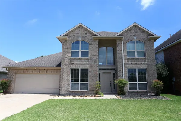 $3,100 | 3327 Summerwood Lane, Pearland, TX 77584