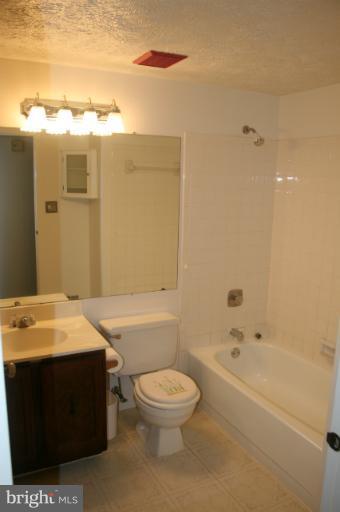 8639 Weems Road Manassas, VA 20110 - Photo 13 of 16 Bath