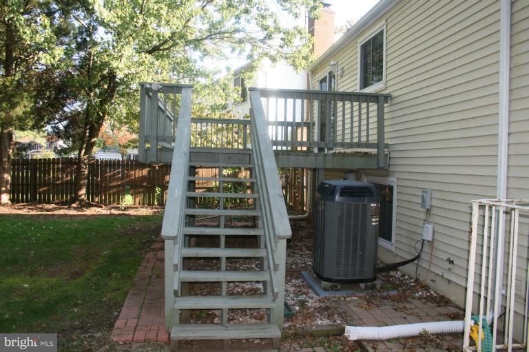 8639 Weems Road Manassas, VA 20110 - Photo 15 of 16 Exterior (Rear)