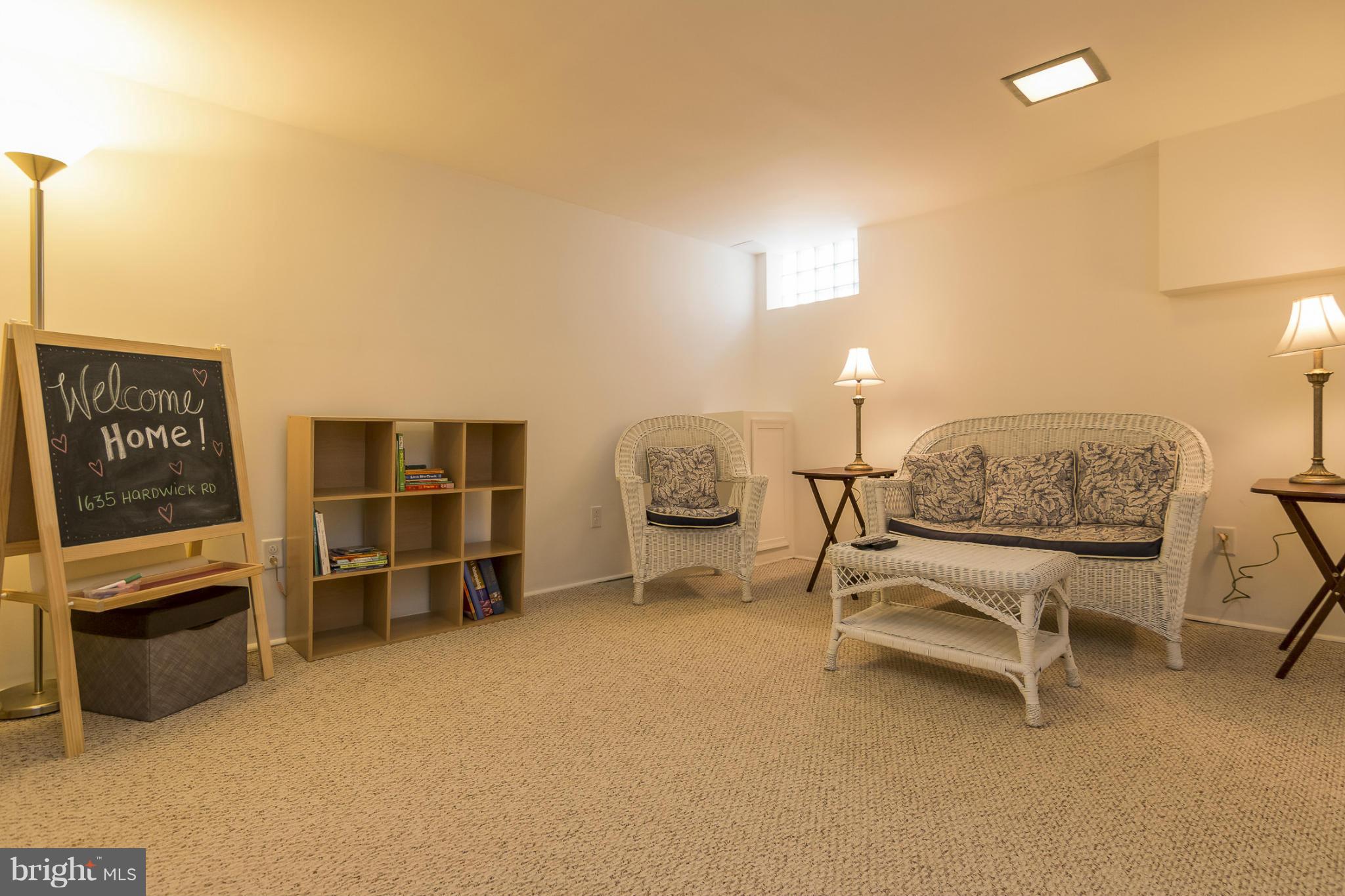 1635 Hardwick Road Towson, MD 21286 - Photo 22 of 29 Family Room