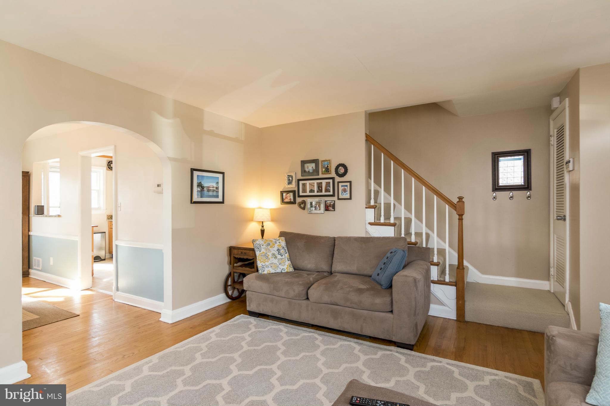 1635 Hardwick Road Towson, MD 21286 - Photo 5 of 29 Living Room