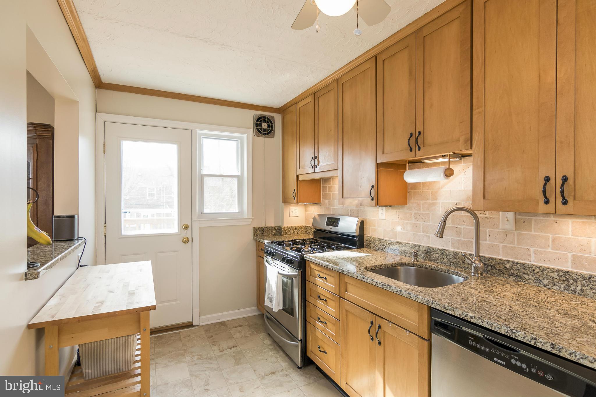 1635 Hardwick Road Towson, MD 21286 - Photo 9 of 29 Kitchen