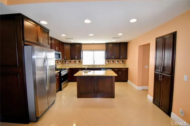 $3,300 | 622 South Parton Street, Santa Ana, CA 92701