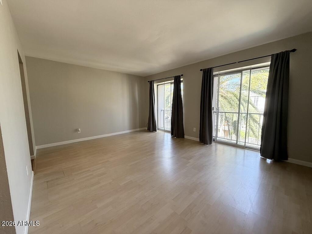 1004 East Osborn Road, Unit E Phoenix, AZ 85014 - Photo 14 of 32 Living Room
