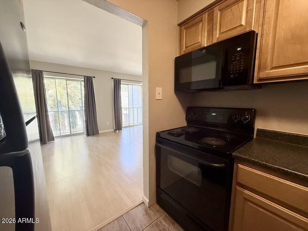 1004 East Osborn Road, Unit E Phoenix, AZ 85014 - Photo 15 of 32 Kitchen
