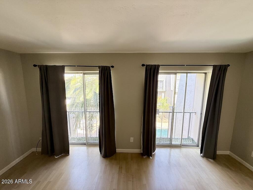 1004 East Osborn Road, Unit E Phoenix, AZ 85014 - Photo 19 of 32 Living Room