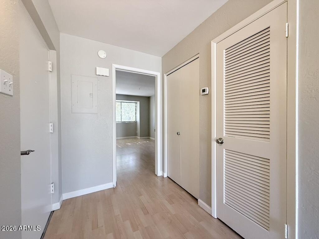 1004 East Osborn Road, Unit E Phoenix, AZ 85014 - Photo 3 of 32 Foyer