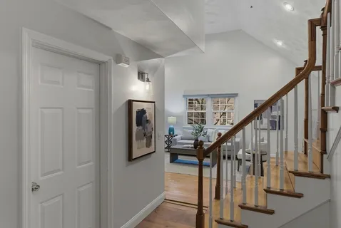 $988,000 | 5 Aspen Circle, Bedford, MA 01730