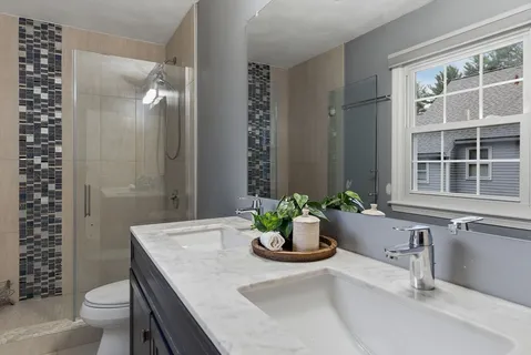 $988,000 | 5 Aspen Circle, Bedford, MA 01730