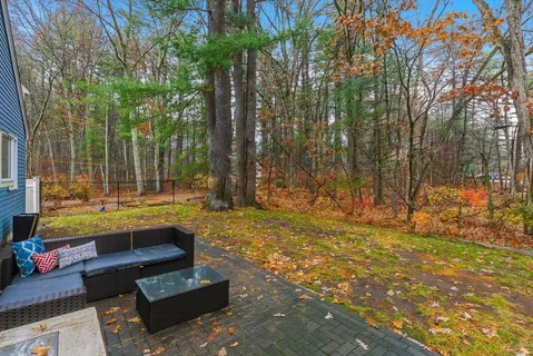 $988,000 | 5 Aspen Circle, Bedford, MA 01730