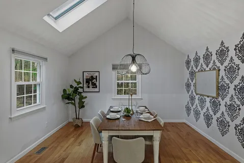 $988,000 | 5 Aspen Circle, Bedford, MA 01730