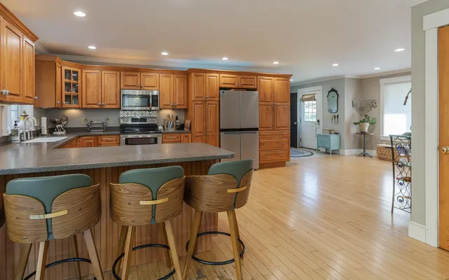 $750,000 | 300 Wentworth Road, Walpole, NH 03608