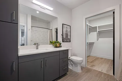 $645,000 | 303 31st Avenue North, Unit 304, Nashville, TN 37203