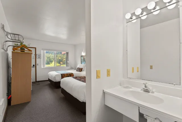 $699,000 | 8612 31st Highway, Ione, WA 99139