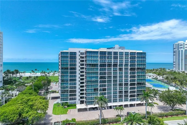 $6,500 | 4031 Gulf Shore Boulevard North, Unit 55, Naples, FL 34103