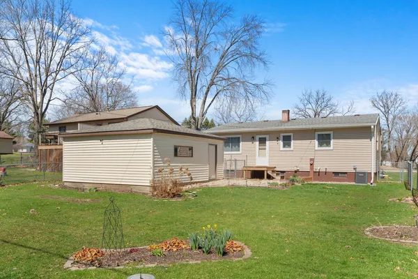 $225,000 | 8911 Ramble Road, Wonder Lake, IL 60097