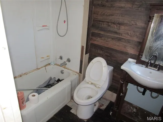 $49,900 | 1023 South East Street, Jacksonville, IL 62650