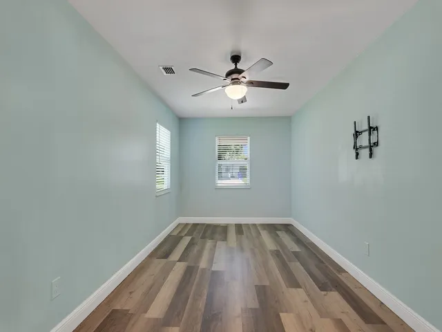 $2,300 | 1761 5th Court, Vero Beach, FL 32960