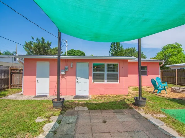 $2,300 | 1761 5th Court, Vero Beach, FL 32960