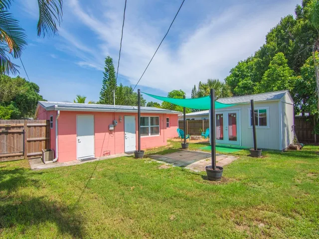 $2,300 | 1761 5th Court, Vero Beach, FL 32960