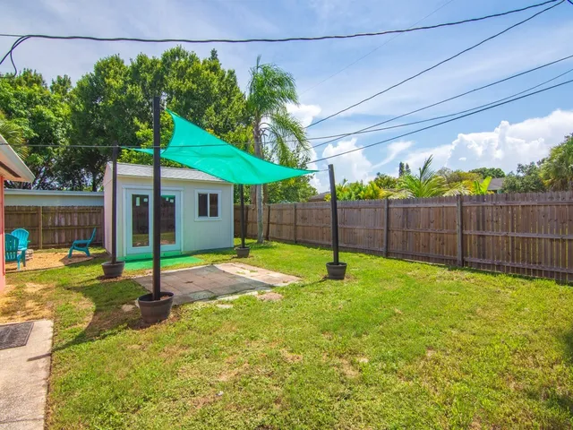 $2,300 | 1761 5th Court, Vero Beach, FL 32960