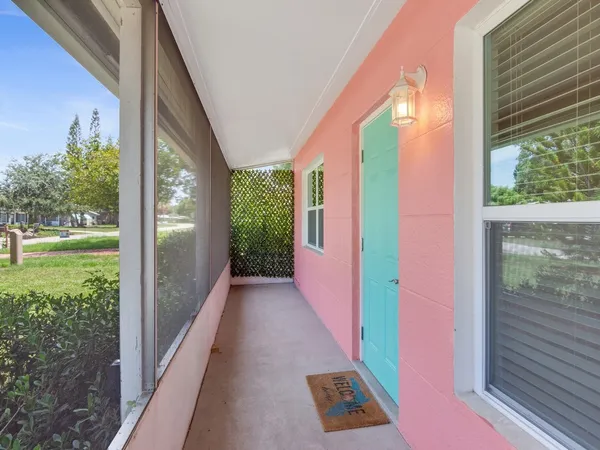 $2,300 | 1761 5th Court, Vero Beach, FL 32960