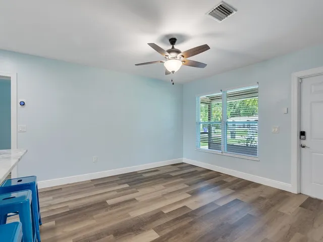 $2,300 | 1761 5th Court, Vero Beach, FL 32960