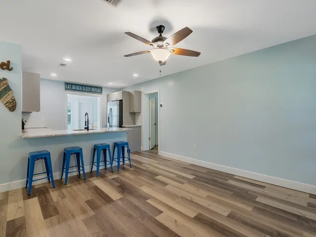 $2,300 | 1761 5th Court, Vero Beach, FL 32960