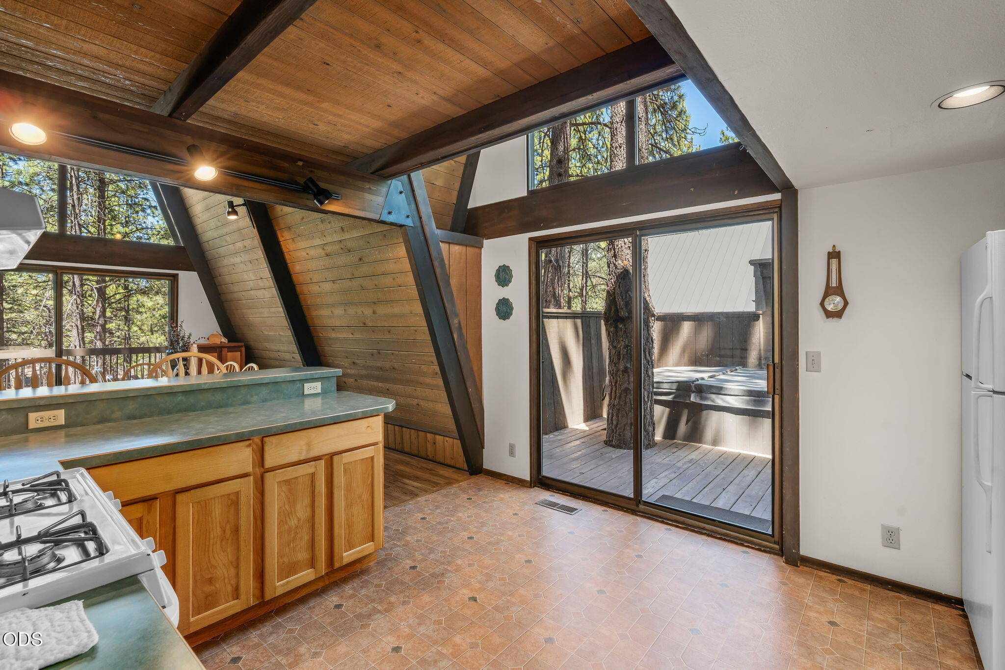 57165 Mink Lane Sunriver, OR 97707 - Photo 13 of 39