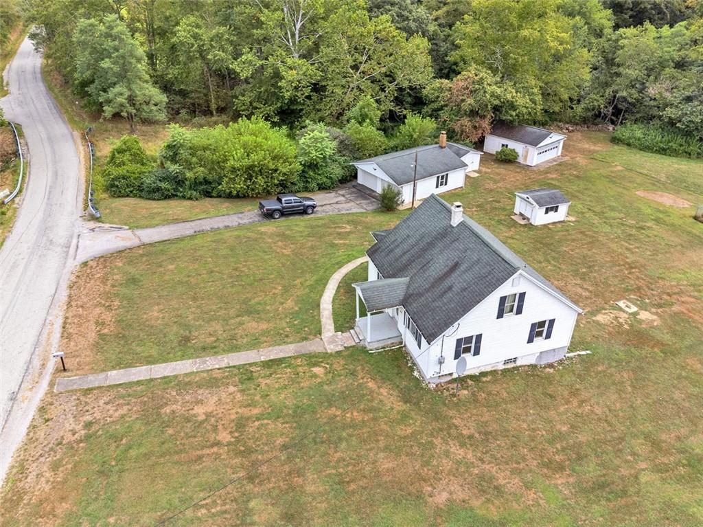 878 Bolden Road Smock, PA 15480 - Photo 8 of 23