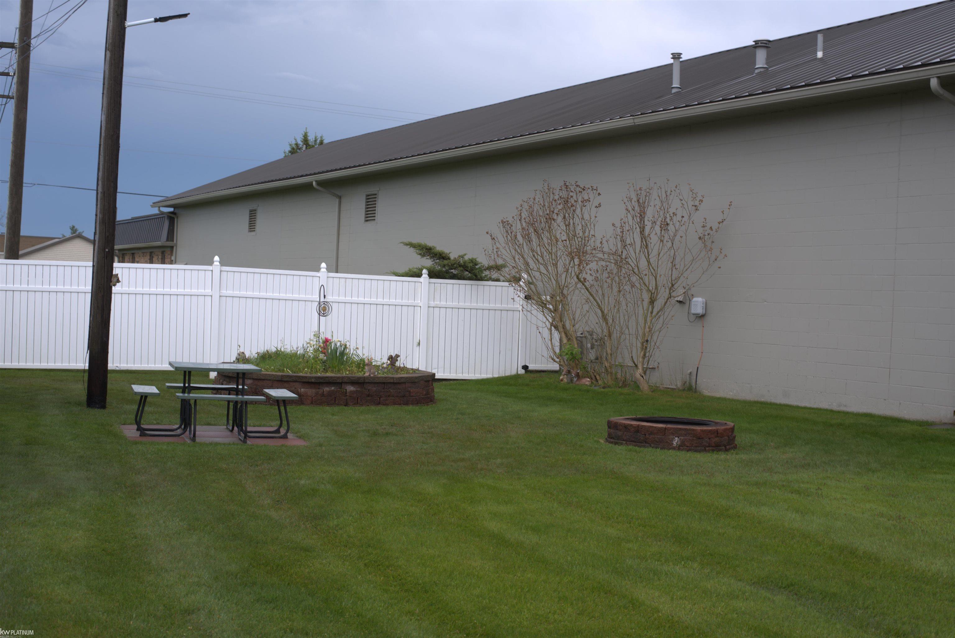 4761 Lapeer Road Smiths Creek, MI 48074 - Photo 4 of 30