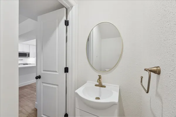 $2,100 | 1525 Bonanza Road, Unit 525, Houston, TX 77062