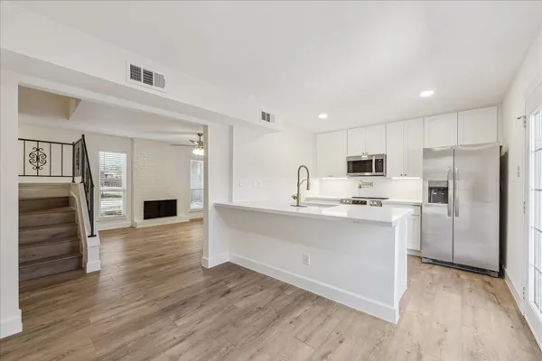 $2,100 | 1525 Bonanza Road, Unit 525, Houston, TX 77062