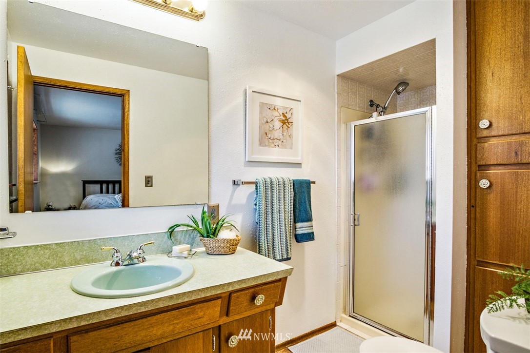 11235 Southeast 186th Street Renton, WA 98055 - Photo 14 of 25