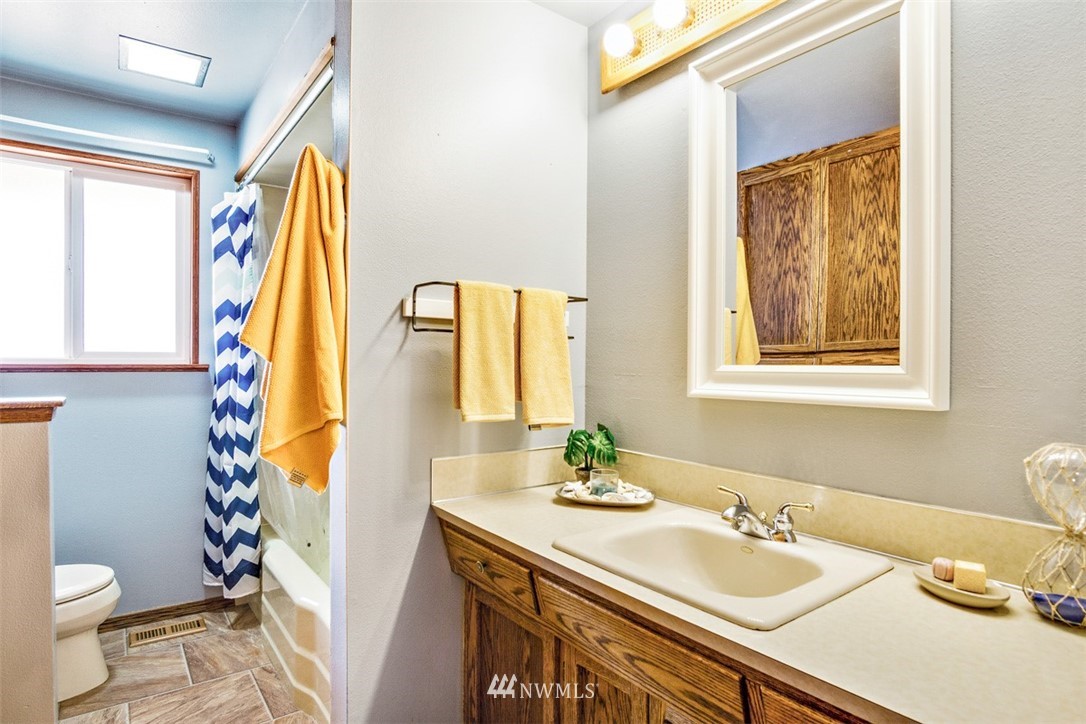 11235 Southeast 186th Street Renton, WA 98055 - Photo 17 of 25