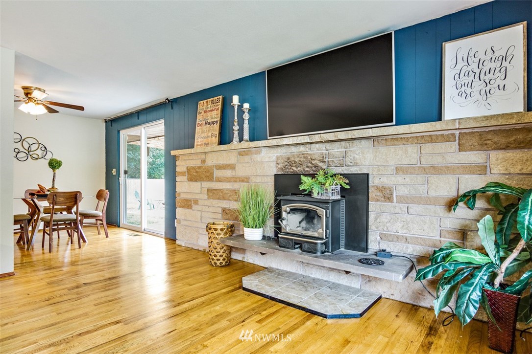 11235 Southeast 186th Street Renton, WA 98055 - Photo 4 of 25