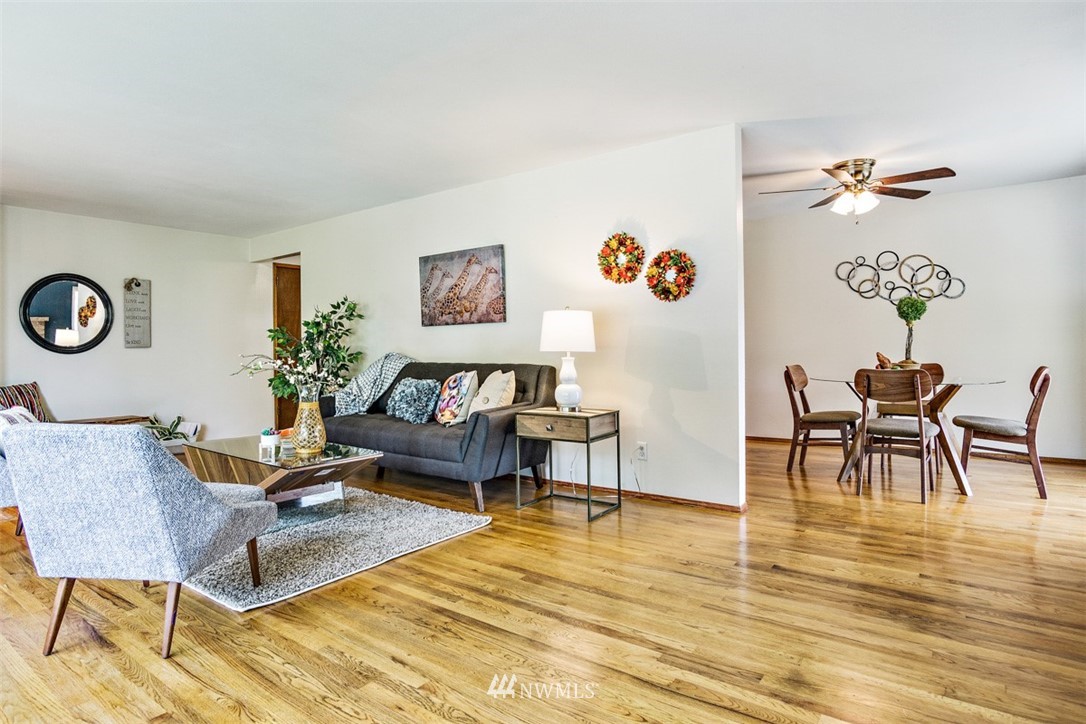 11235 Southeast 186th Street Renton, WA 98055 - Photo 5 of 25