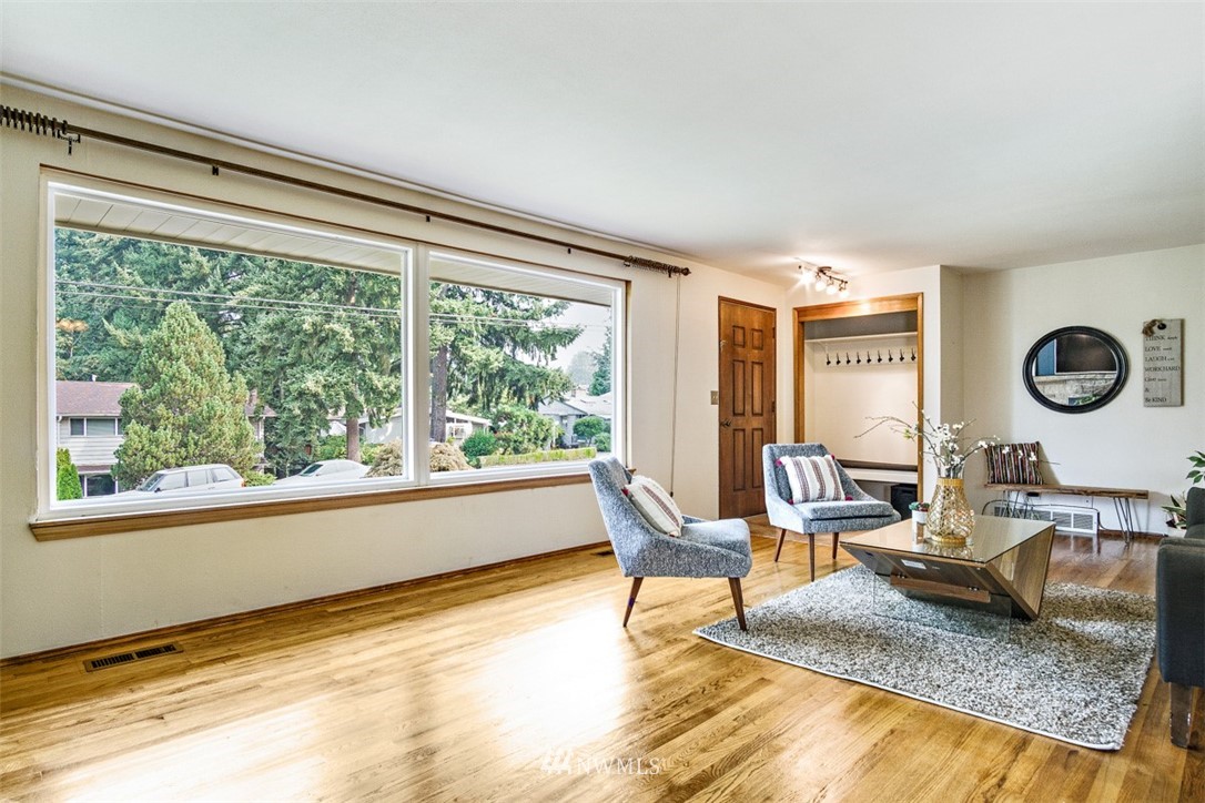 11235 Southeast 186th Street Renton, WA 98055 - Photo 6 of 25