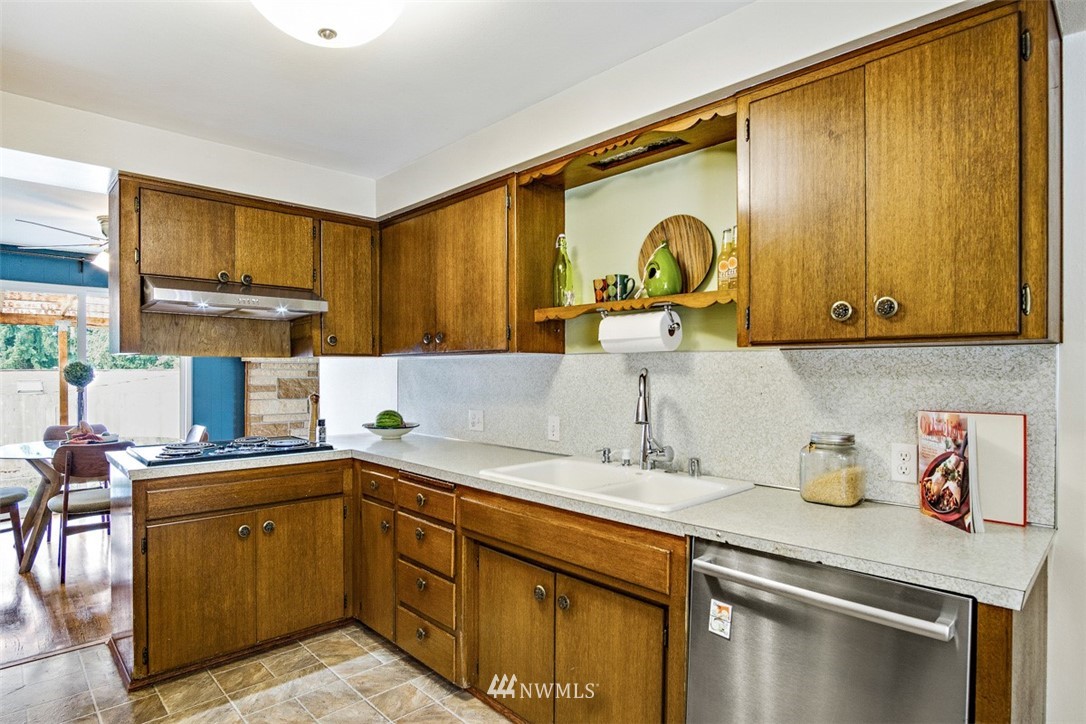 11235 Southeast 186th Street Renton, WA 98055 - Photo 8 of 25