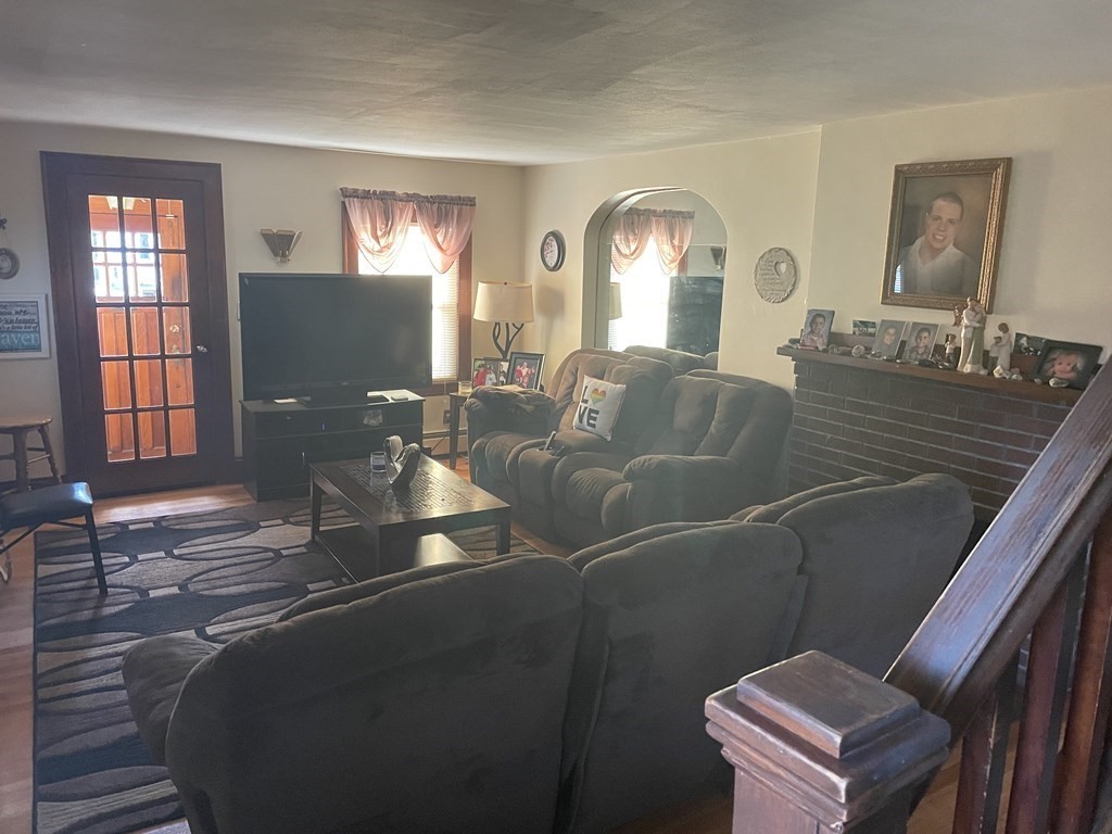 67 Thornton Street Springfield, MA 01104 - Photo 6 of 18