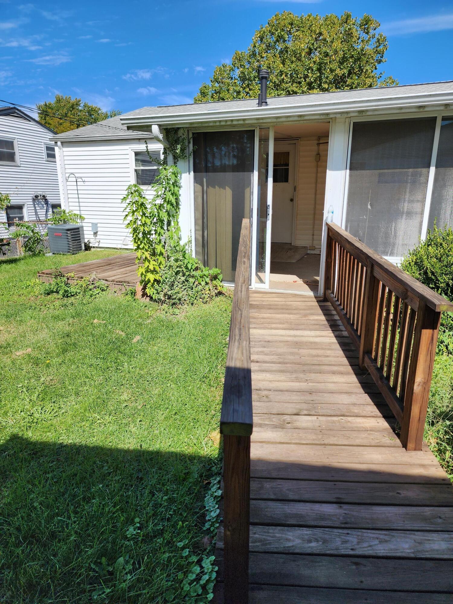 3977 Lynward Road Columbus, OH 43228 - Photo 10 of 50 20220923_125419