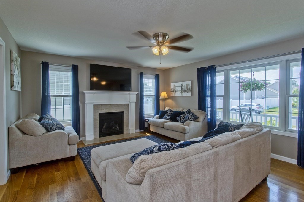 13 Wells Street Springfield, MA 01104 - Photo 4 of 34 Gallery Image 4