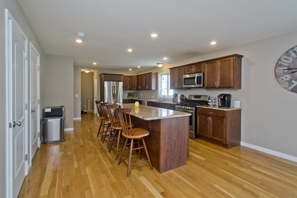 13 Wells Street Springfield, MA 01104 - Photo 7 of 34 Gallery Image 7