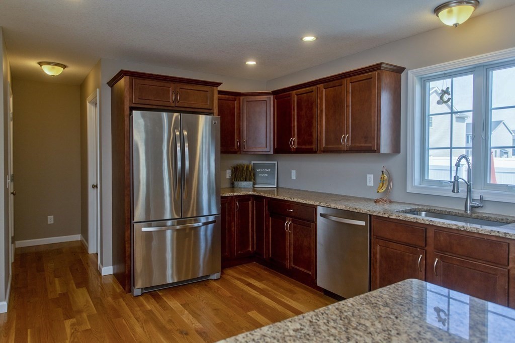 13 Wells Street Springfield, MA 01104 - Photo 9 of 34 Gallery Image 9