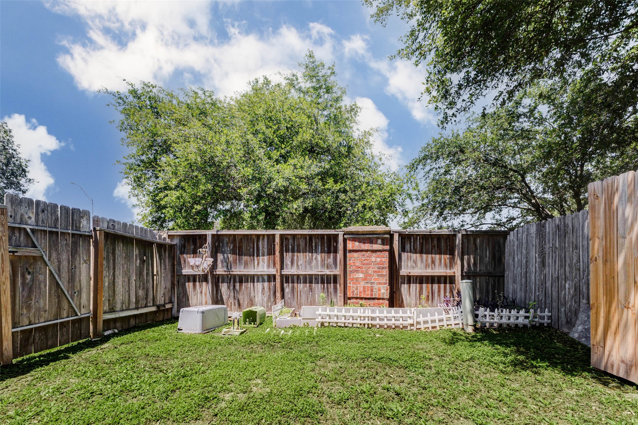 14522 Durham Chase Lane Houston, TX 77095 - Photo 35 of 40 a view of a backyard with a garden