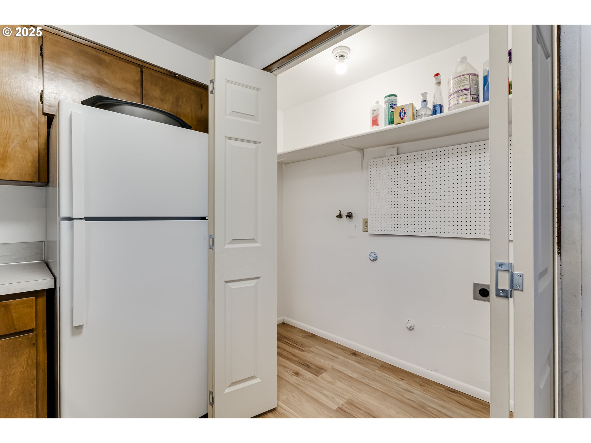 6865 Main Street Springfield, OR 97478 - Photo 37 of 48 a view of kitchen with refrigerator
