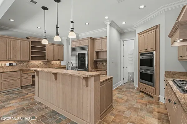 $1,100,000 | 13921 Valley Oaks Drive, Olive Branch, MS 38654