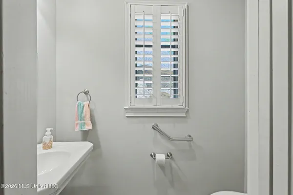 $1,100,000 | 13921 Valley Oaks Drive, Olive Branch, MS 38654