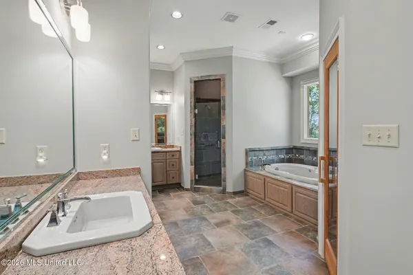 $1,100,000 | 13921 Valley Oaks Drive, Olive Branch, MS 38654